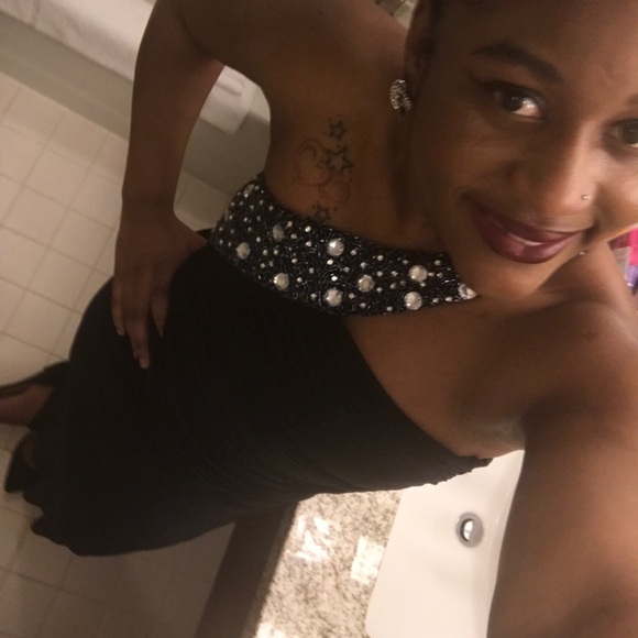 One-Shoulder Formal Dress - Picture 3 of 6